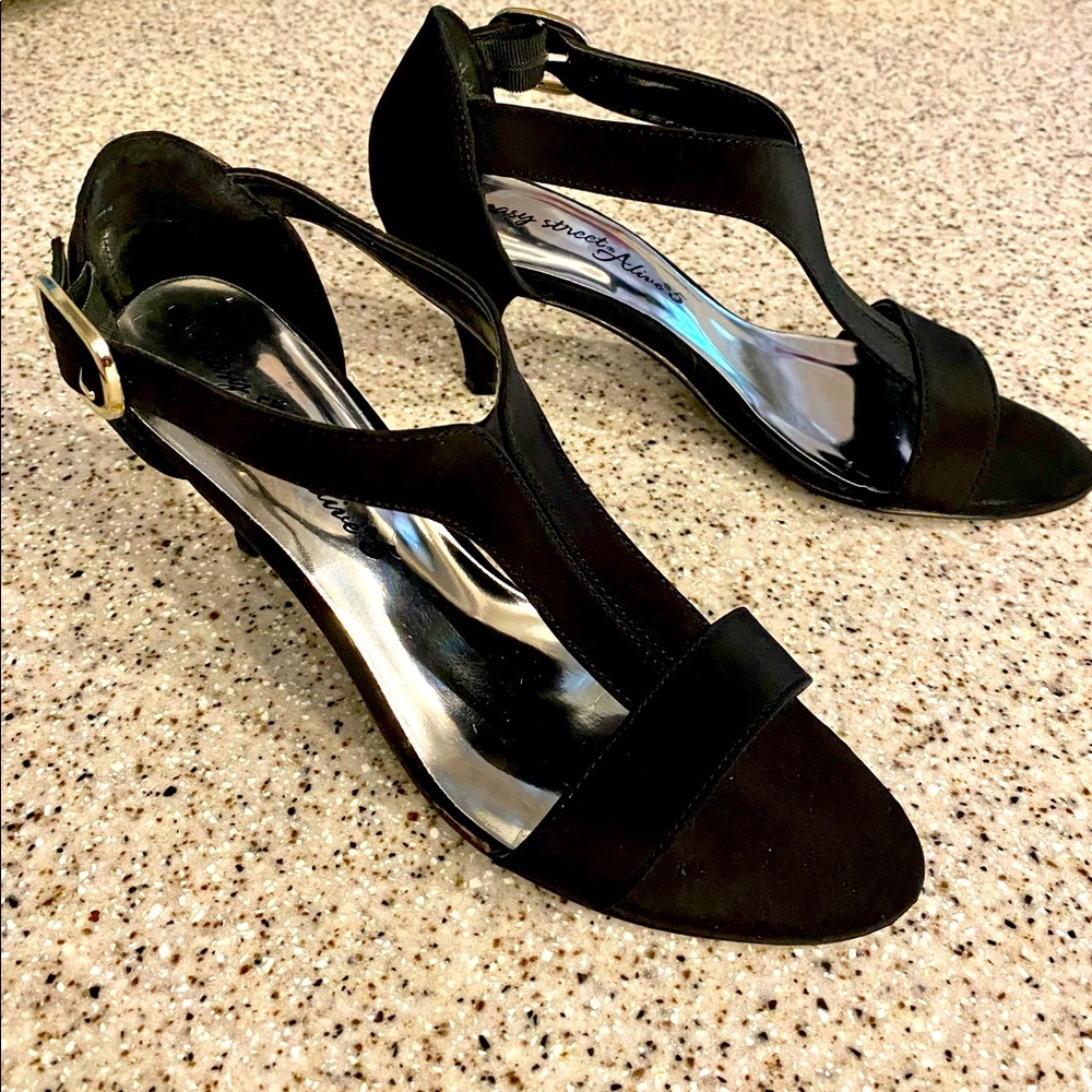 Easy Street Black Dressy Heels